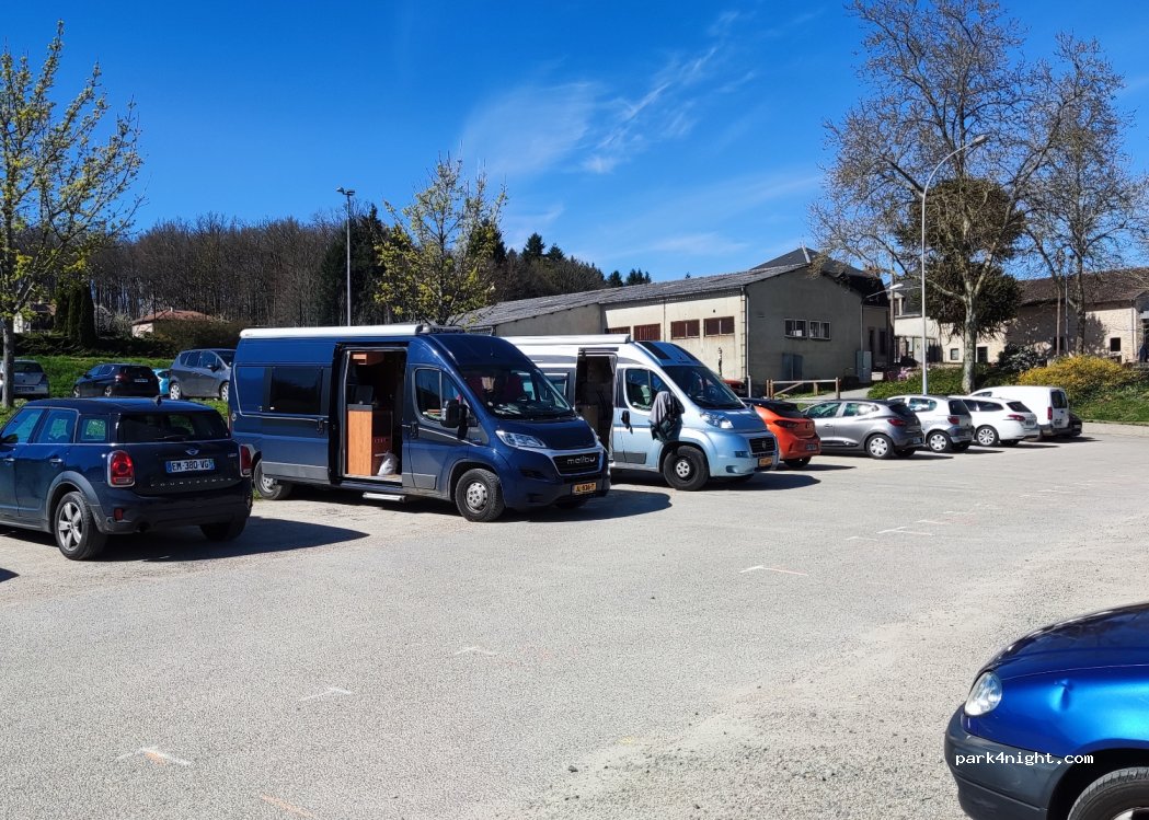 (87170) Isle - 3 Avenue du Stade — foto