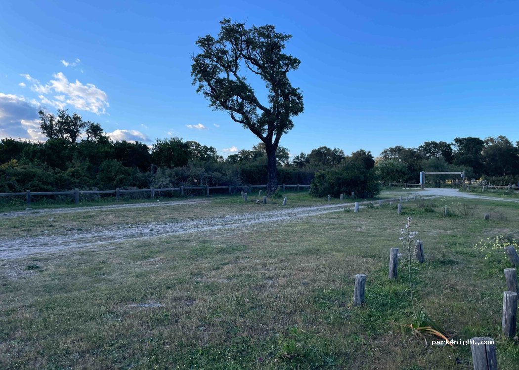 (20240) Solaro - Unnamed Road — foto