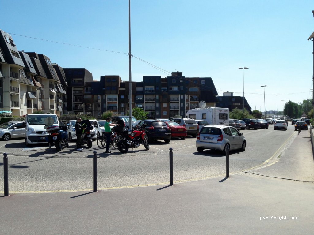 (14390) Cabourg - 6 Avenue Pasteur — foto