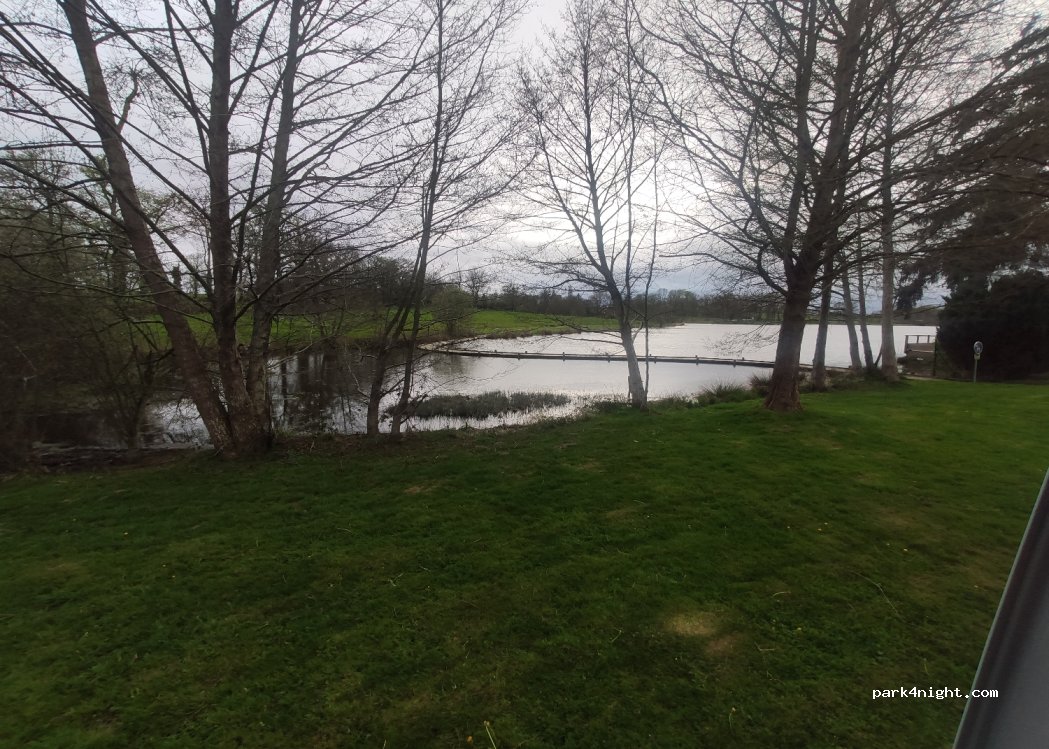 (87190) Magnac-Laval - Les Pouyades — foto