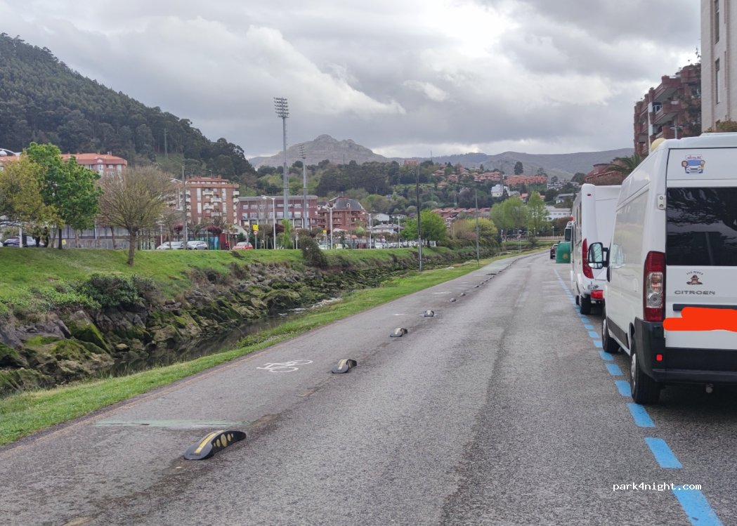 (39700) Castro-Urdiales - 14 Avenida la Playa — foto