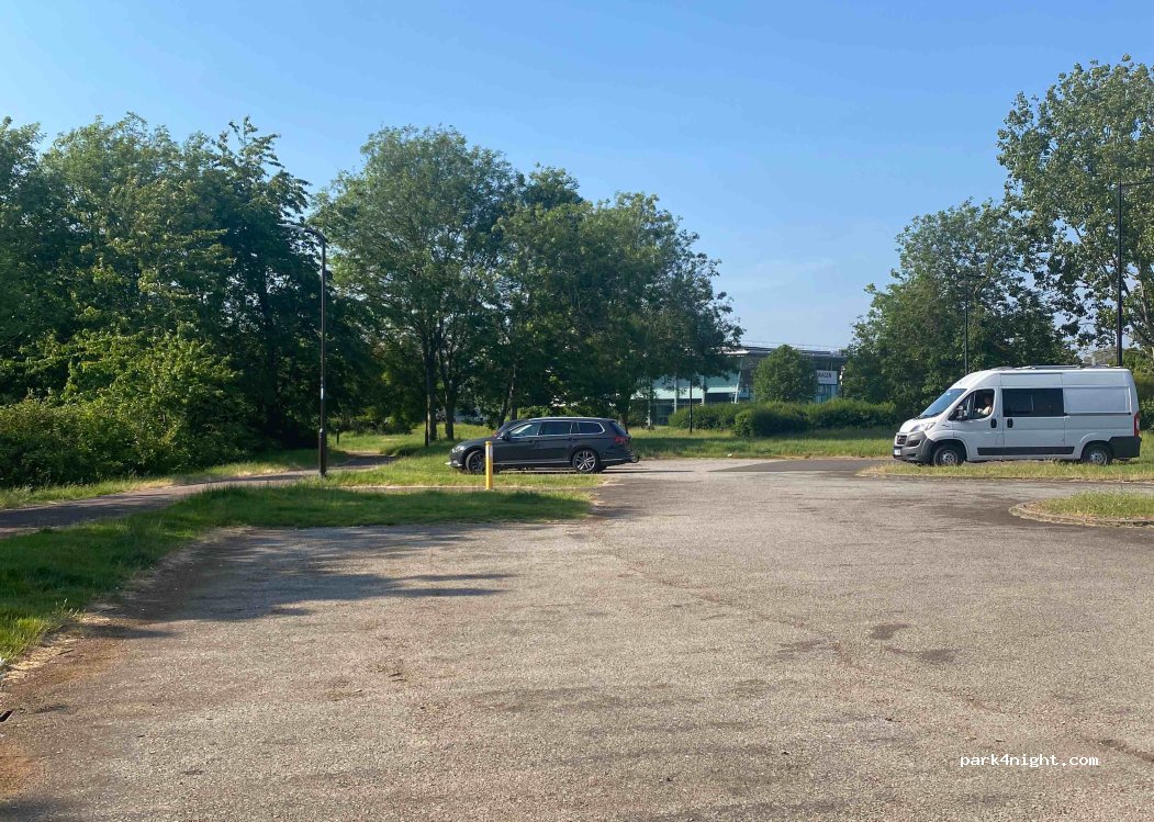 (MK14 5AN) Blakelands - 20 Delaware Drive — foto 3