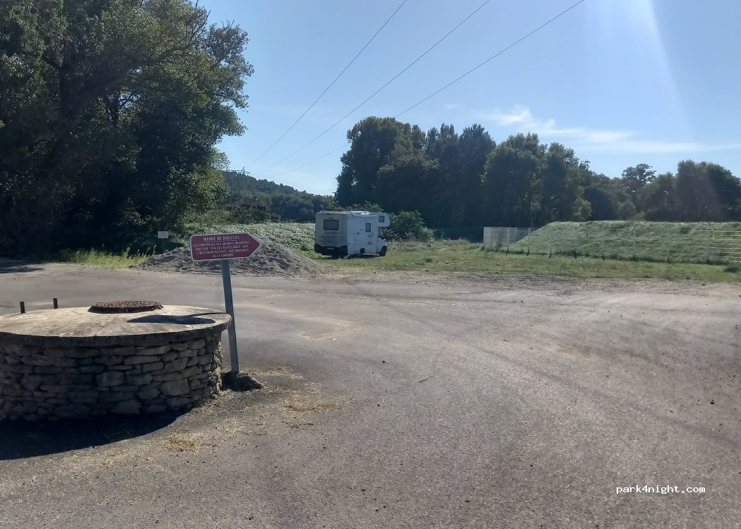 (26230) Roussas - 2 Place du Stade — foto 5