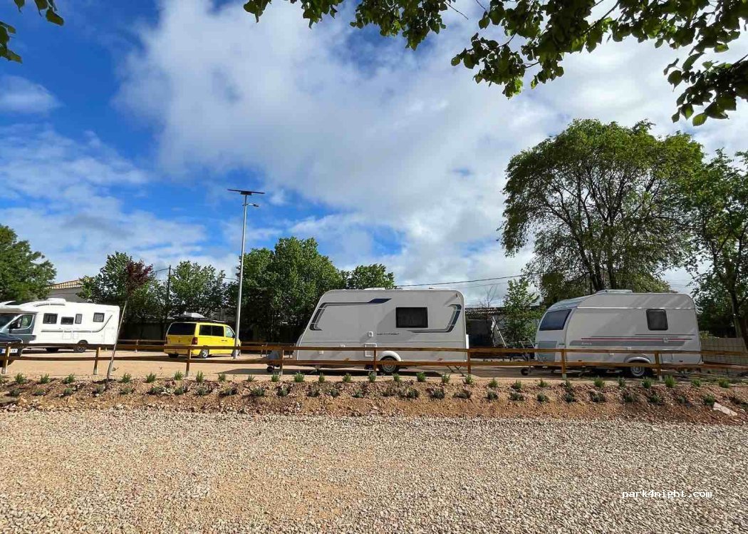Área de Autocaravanas SIN servicios de Nuevo Baztán — foto