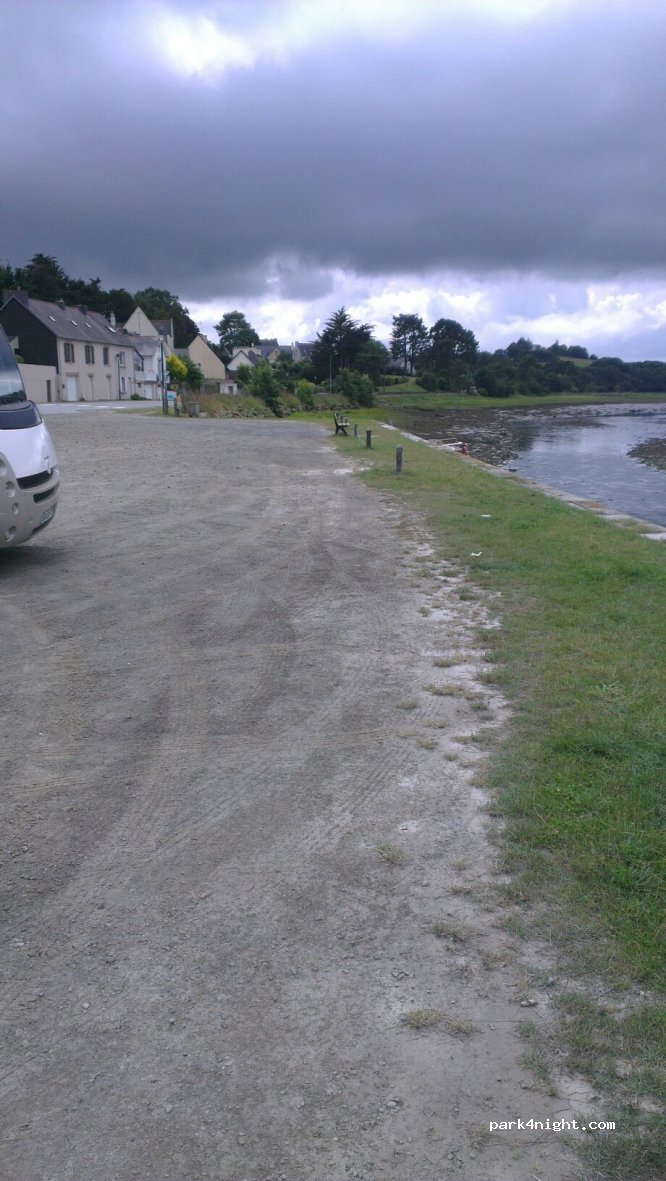 (29460) Daoulas - 2 Quai du Valy — foto