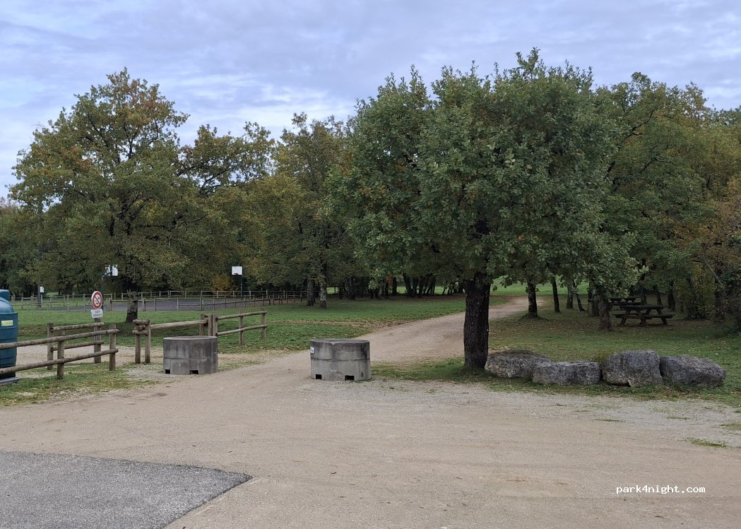 (16560) Jauldes - Rue de Combe A Roux — foto 3