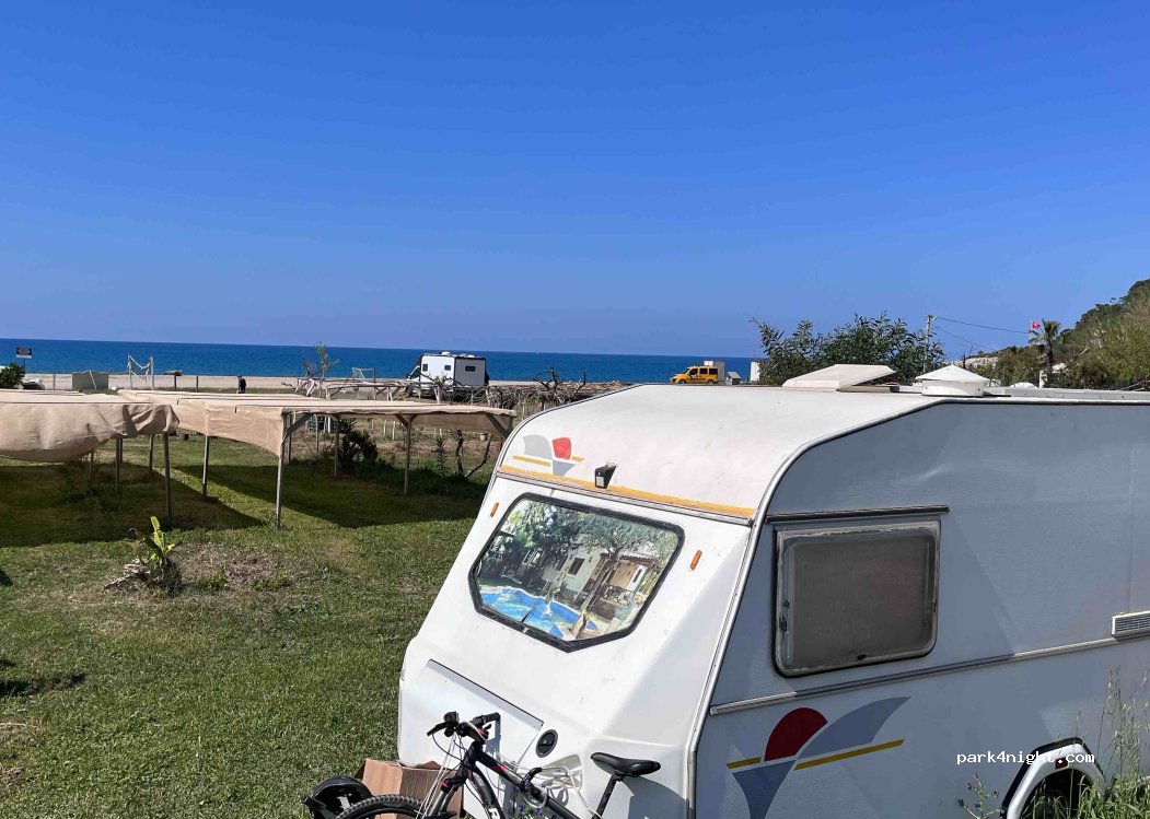 Dharma Bums Camping&Fun — foto