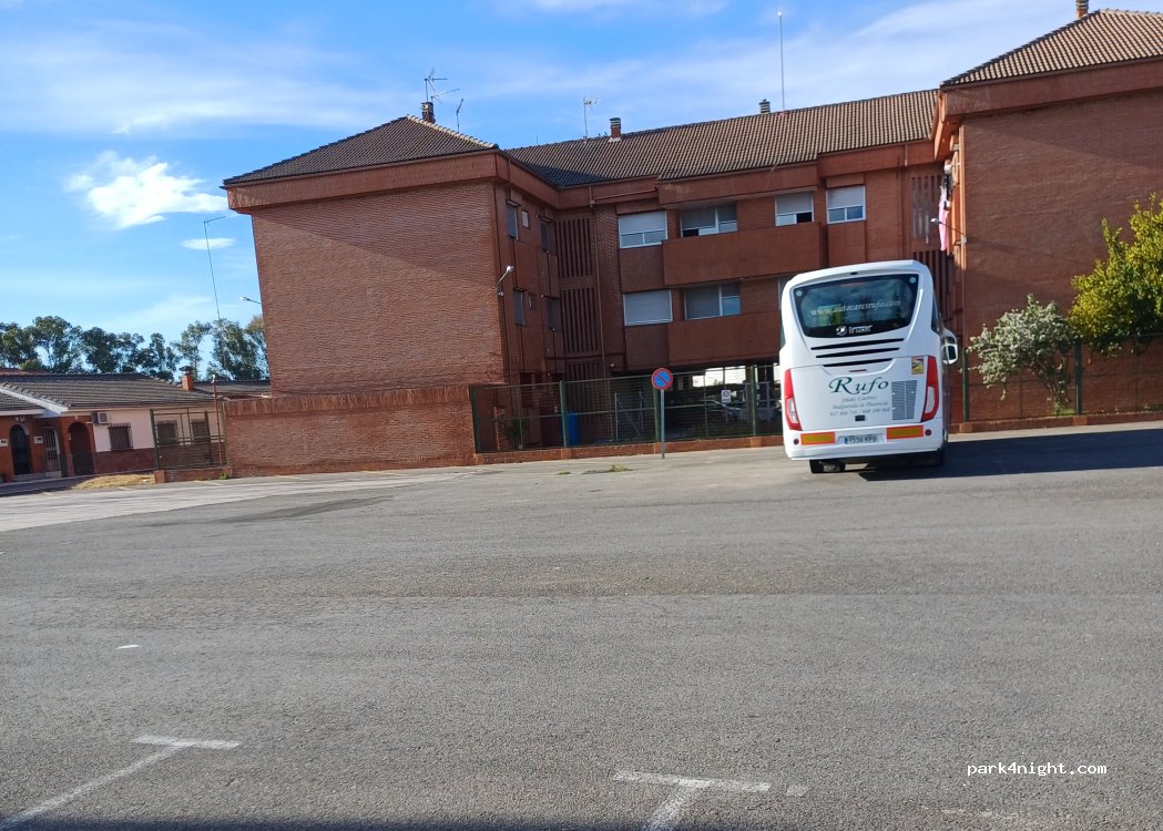 (10520) Casatejada - 28 Avenida de la Constitución — foto