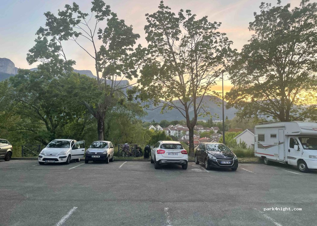 (38120) Saint-Egrève - 90 Avenue de Karben — foto