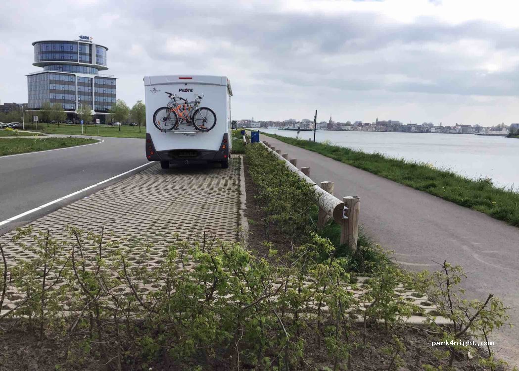 (3351 LB) Papendrecht - 11 Industrieweg — foto