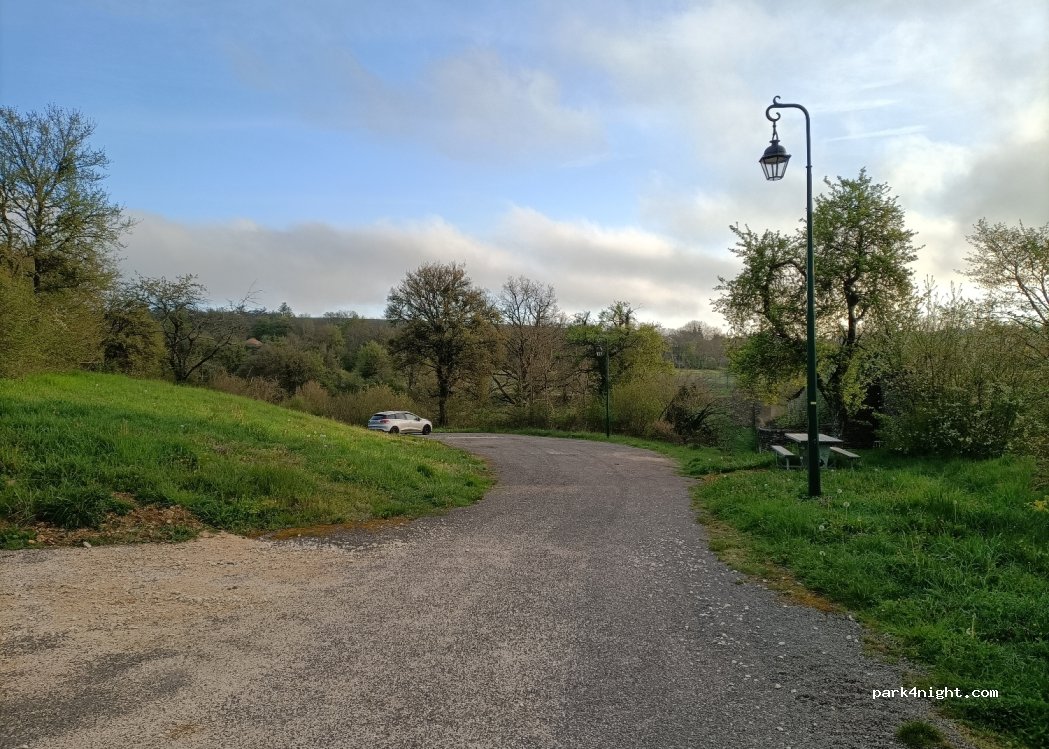(21580) Salives - 1 Ruelle des Cours — foto