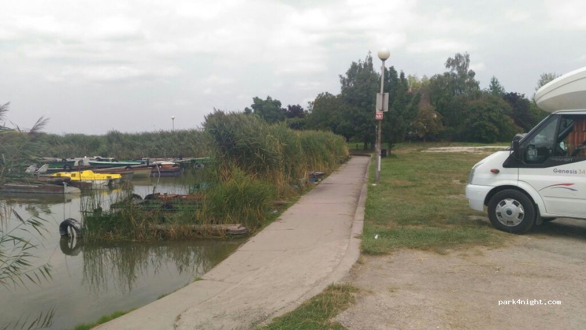(2481) Velence - 22 Cserje utca — foto