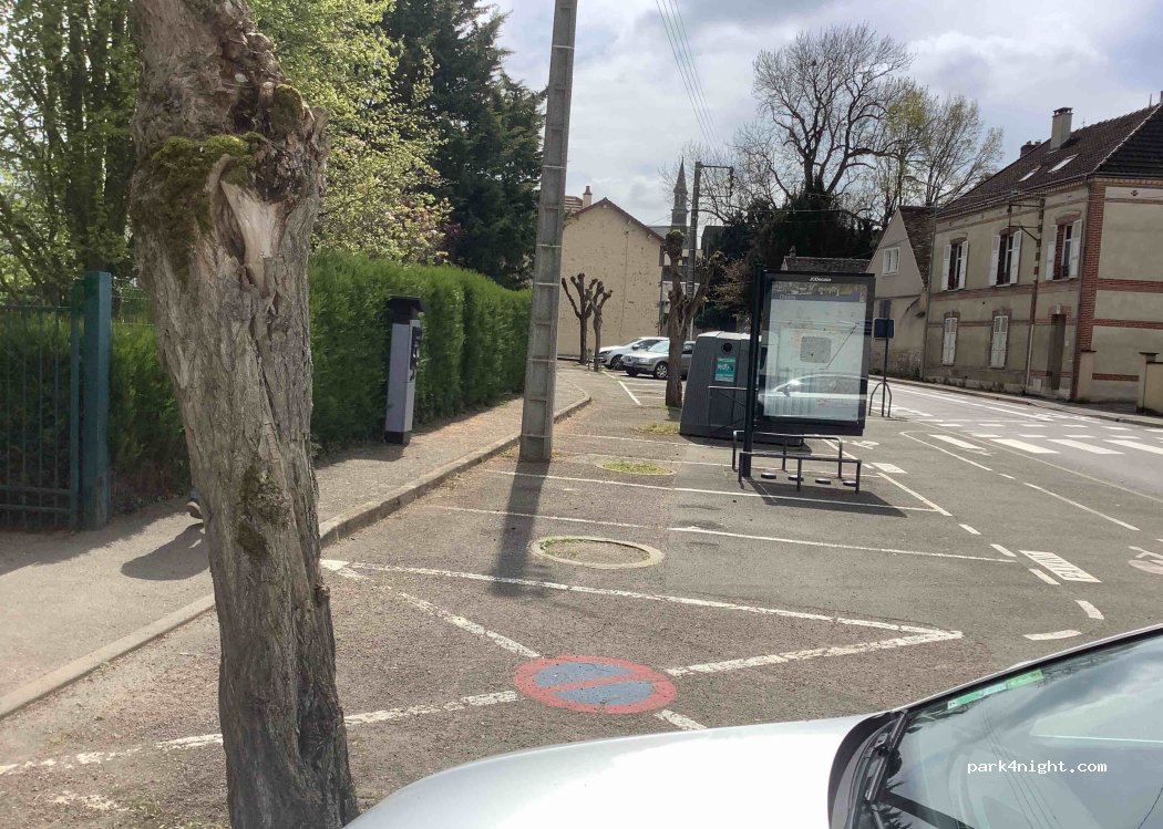 (28000) Chartres - 31 Rue du Bourgneuf — foto
