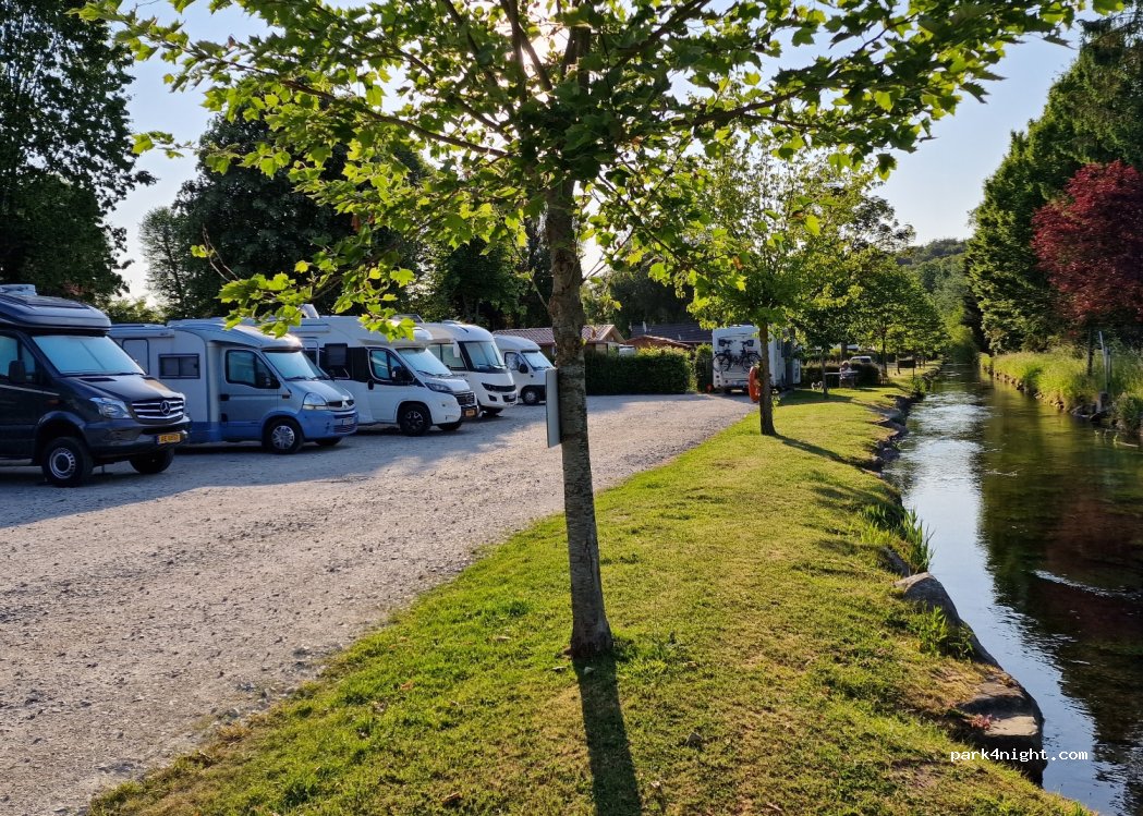 CAMPING-CAR PARK area of Lyons-la-forêt — foto