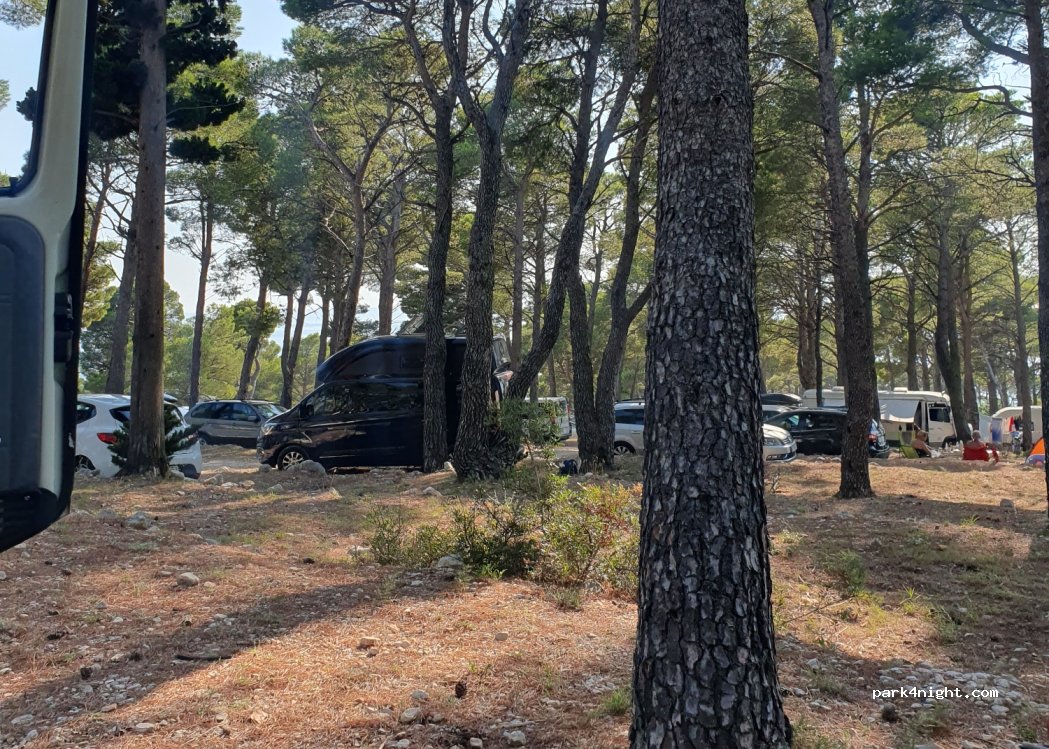 (21300) Makarska - 64 Put Cvitačke — foto