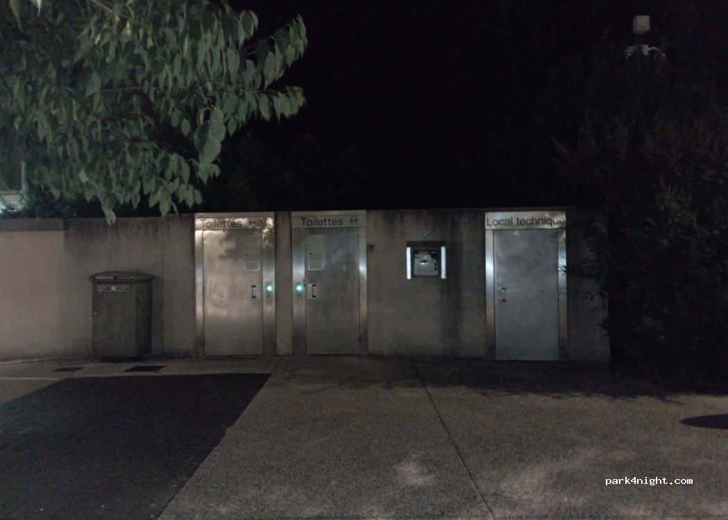 (26600) Tain-l'Hermitage - 18 Place du Taurobole — foto