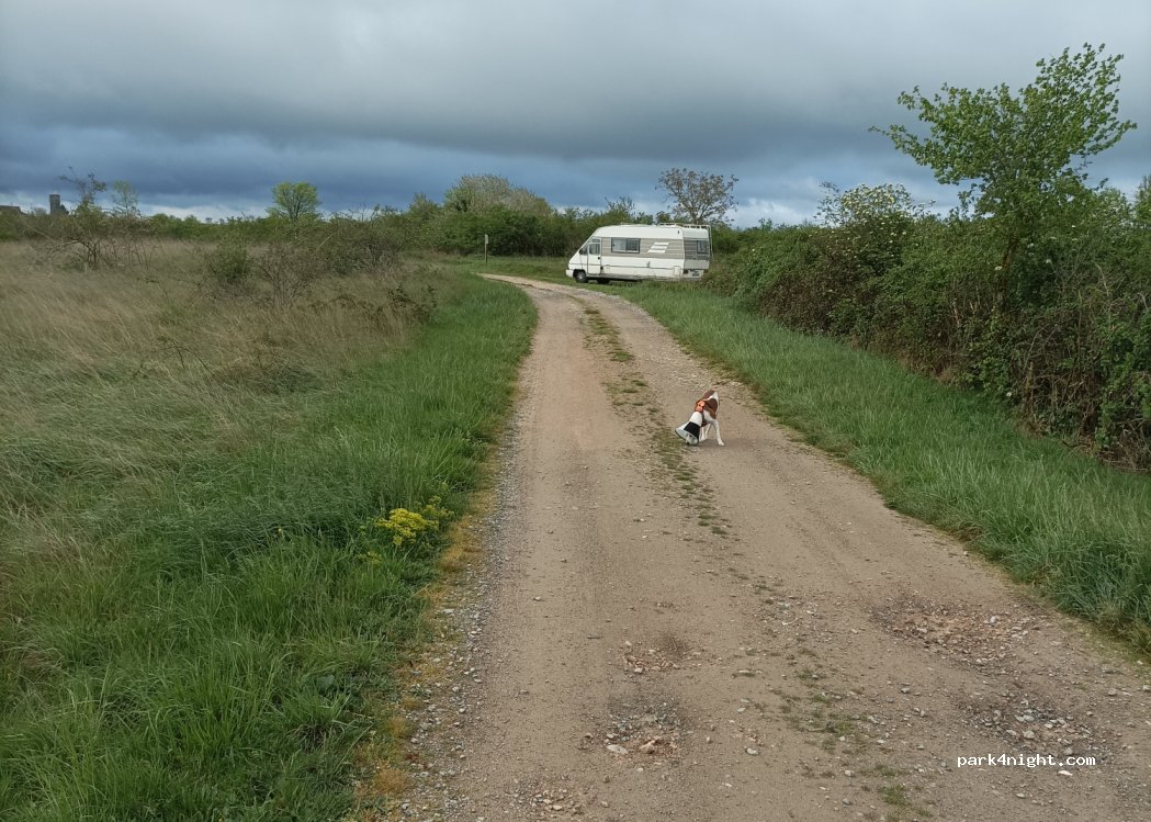 (03140) Charroux - — foto 2