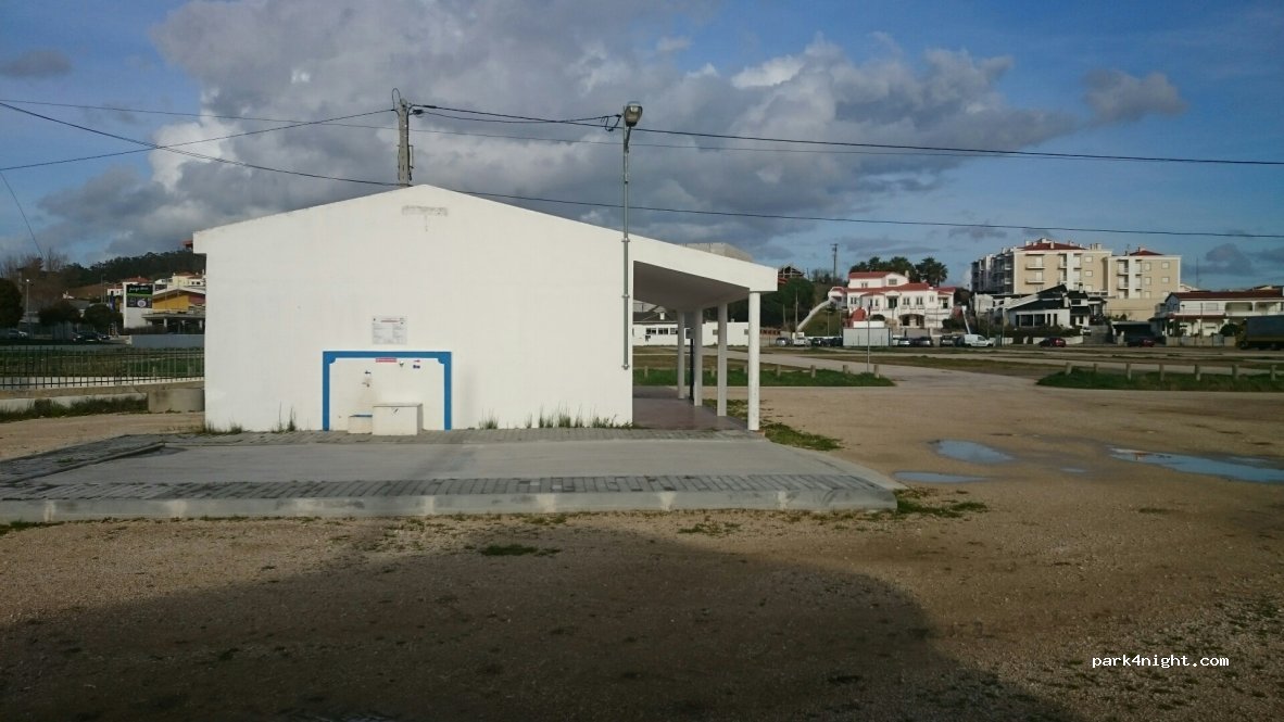 (2530) Lourinhã - 10 Rua Doutor Acácio Furtado — foto