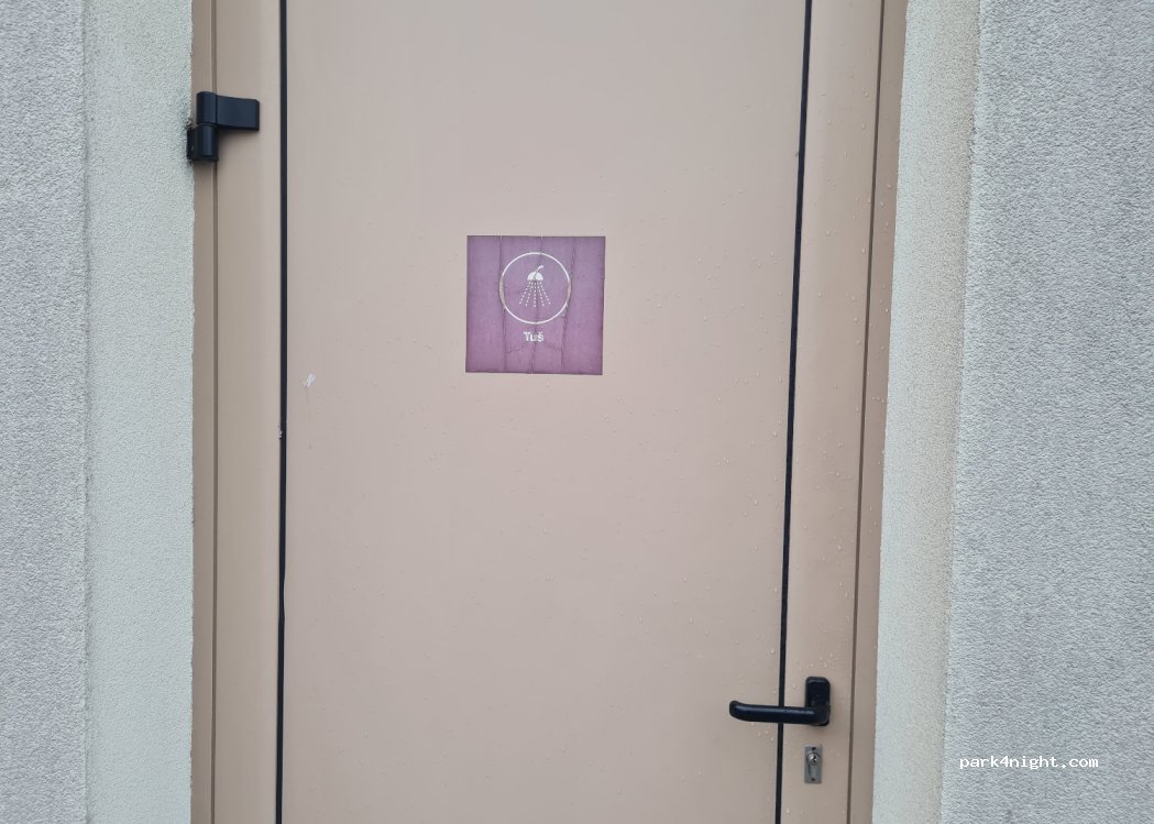 (10000) Zagreb - 10 Ljubljanska avenija — foto