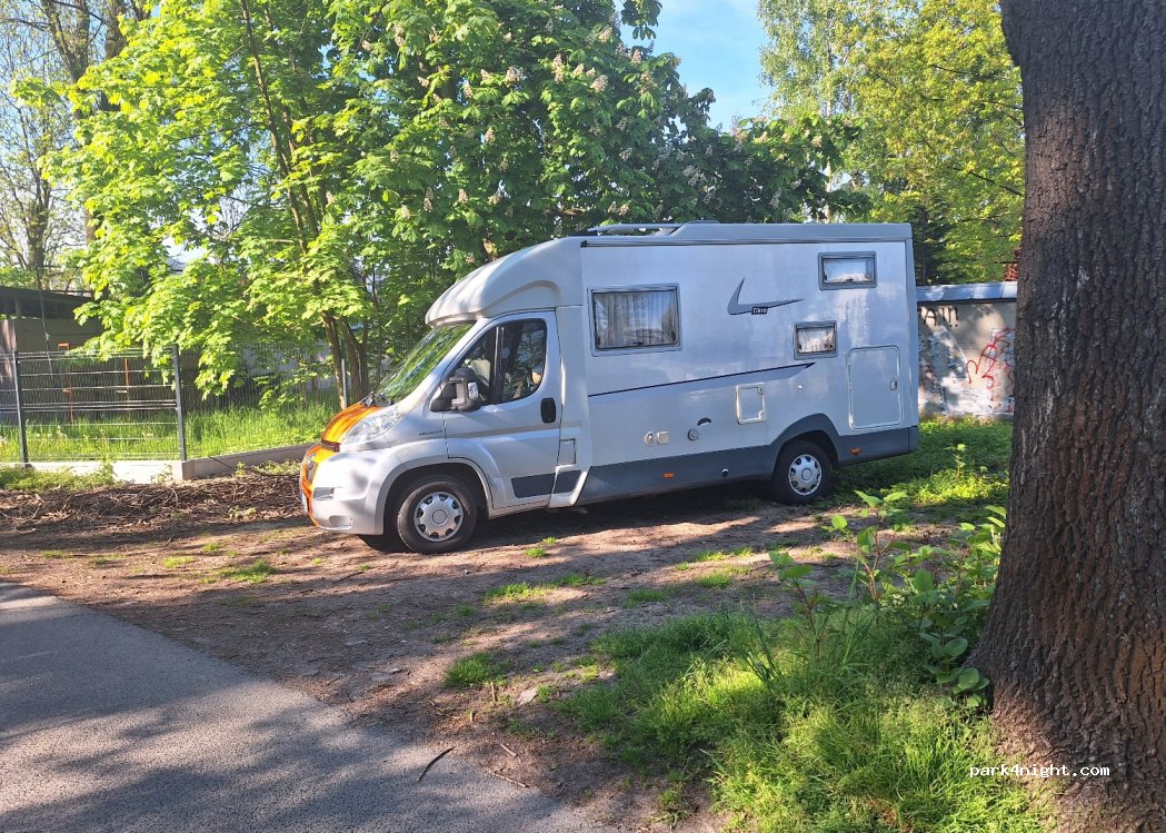 (30-362) Kraków - 24A Ceglarska — foto