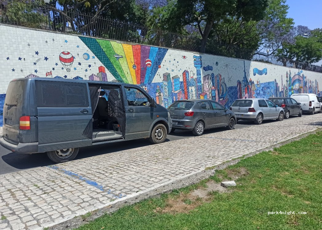 (1100-470) Lisboa - 220B Campo de Santa Clara — foto
