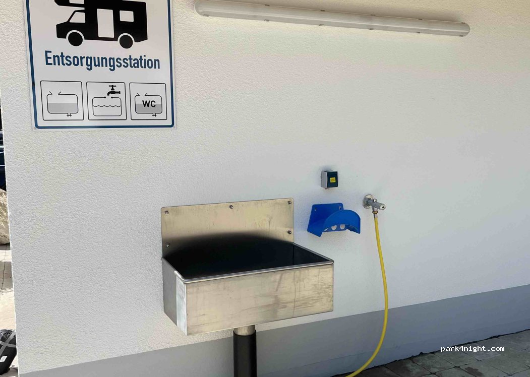 Parkplatz Säge — foto 2