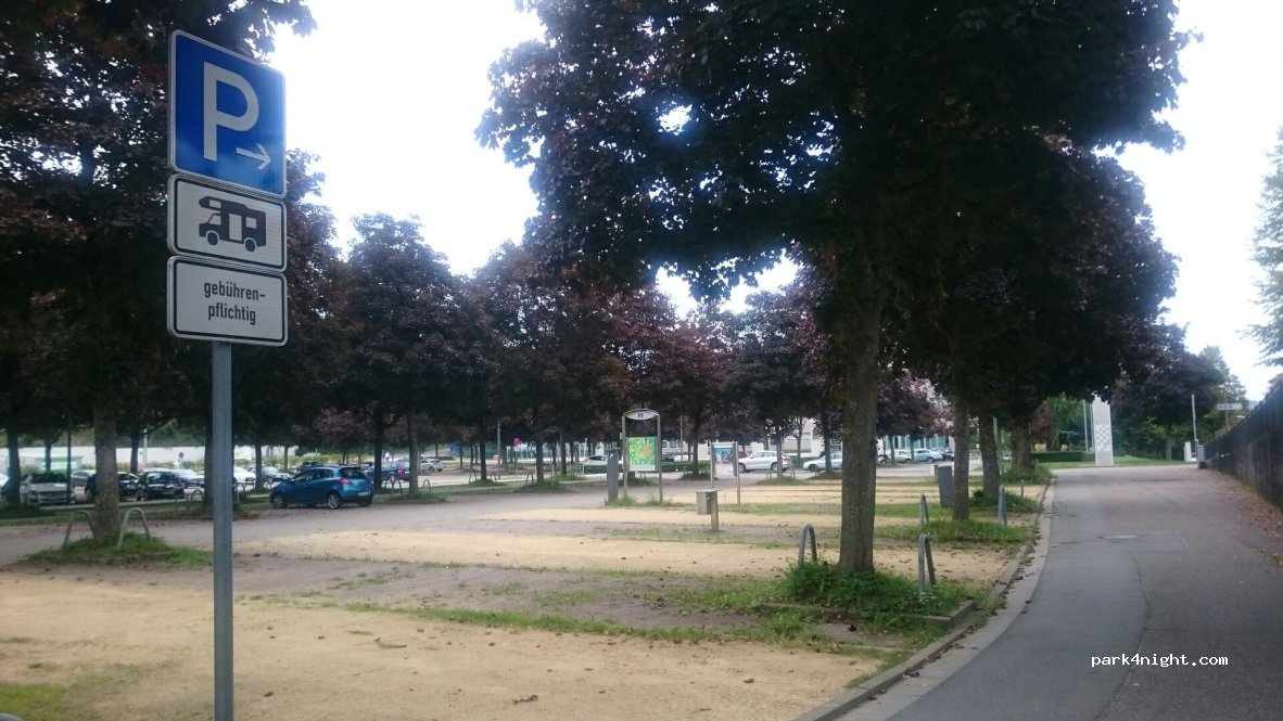 Wohnmobilstellplatz Am Messegelände — foto 2