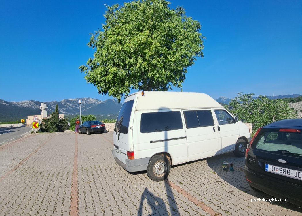 (21255) Zadvarje - 7 Ulica Hrvatskih Branitelja — foto