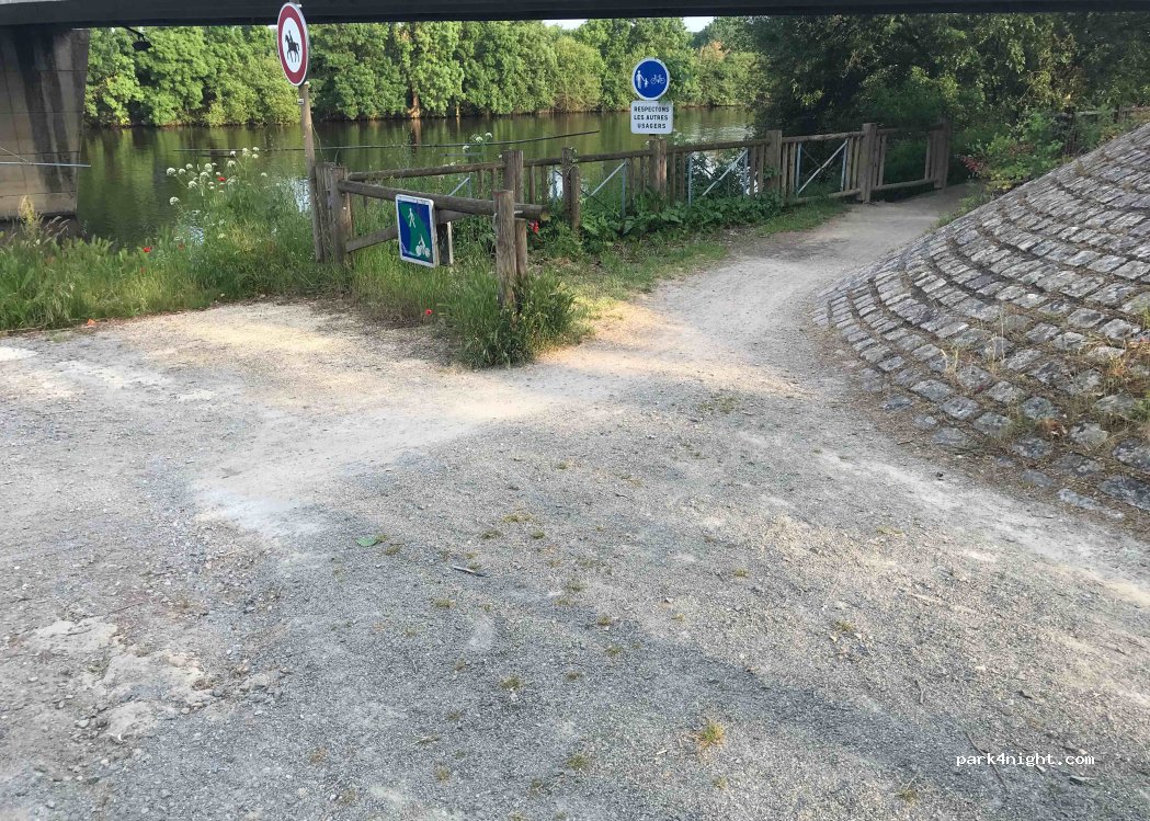 (49460) Montreuil-Juigné - D103 — foto
