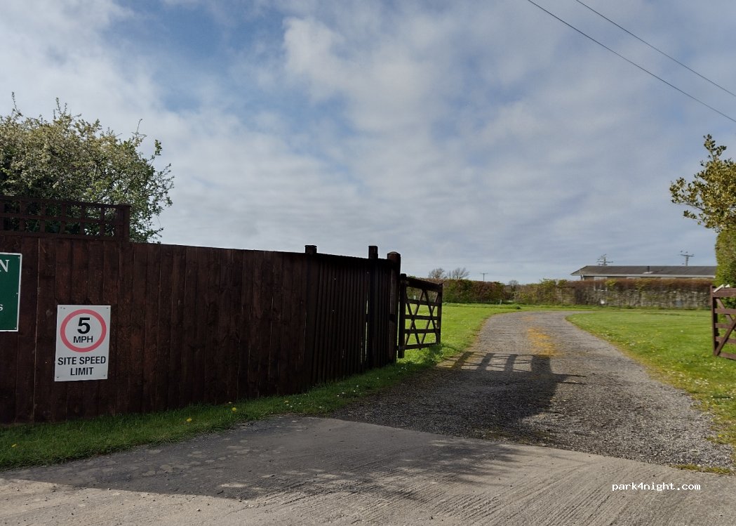 Yonder Green Caravan Park — foto