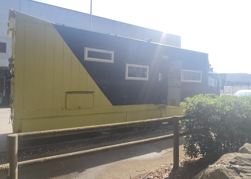 (17457) Riudellots de la Selva - 25 Plaça Sector Llevant — foto