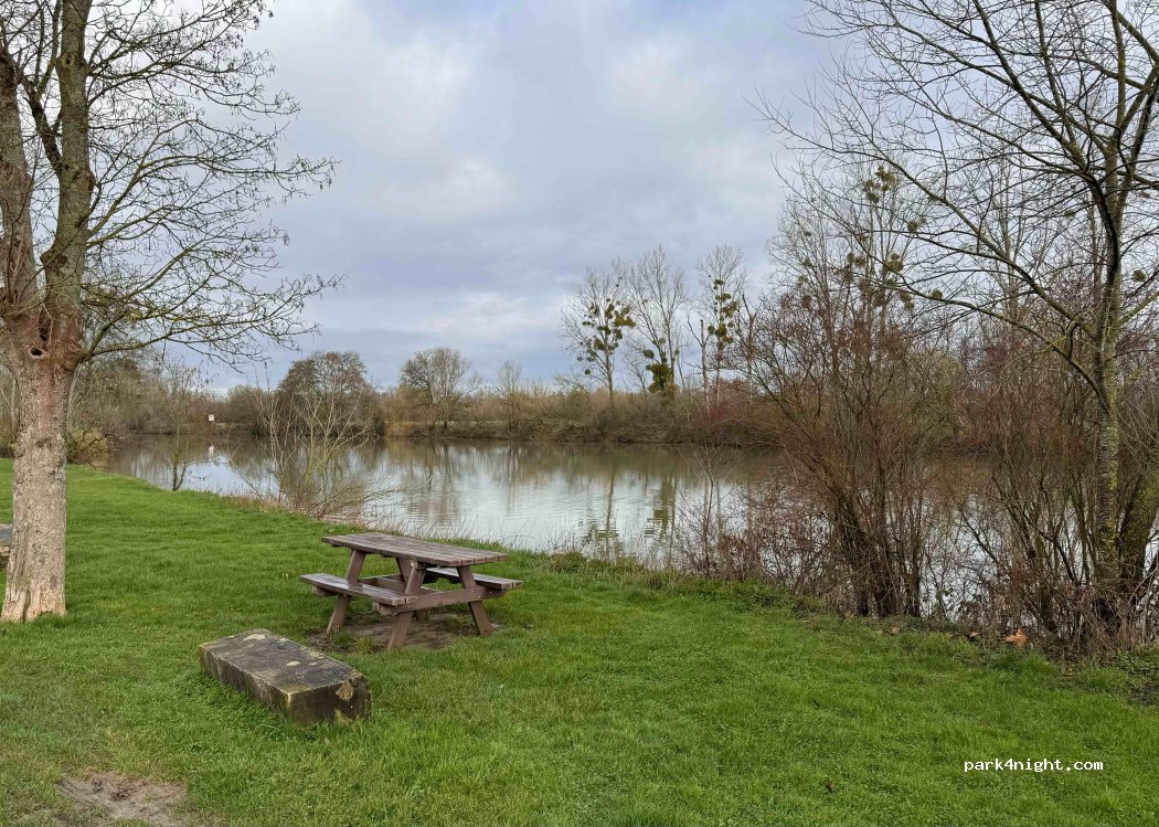 (71500) Louhans - Chemin de Halage — foto