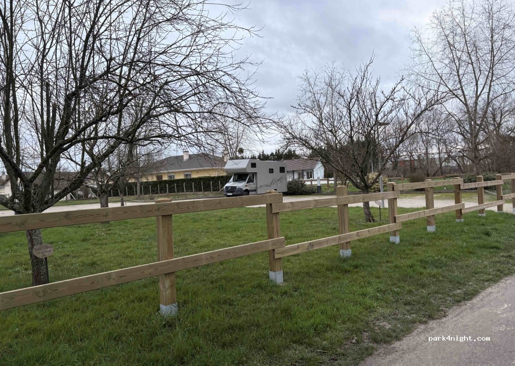 (71500) Louhans - Chemin de Halage — foto 3