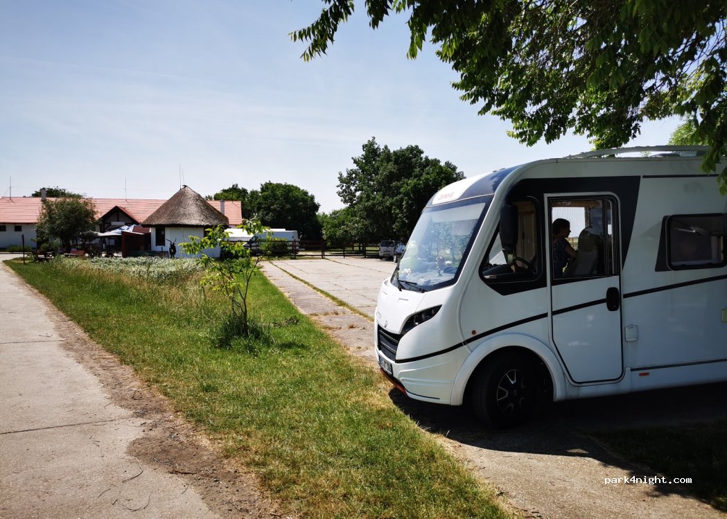 (4071) Hortobágy - Unnamed Road — foto
