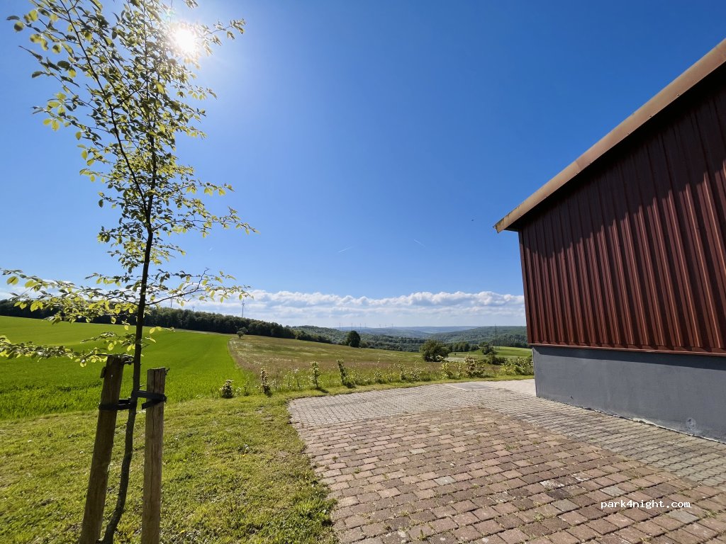 Stellplatz in der Natur — foto