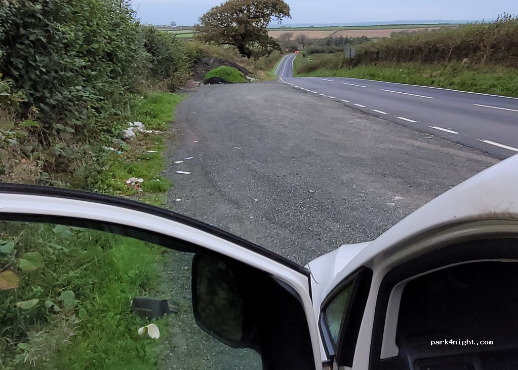 (SA17 5HL) Kidwelly - B4306 — foto
