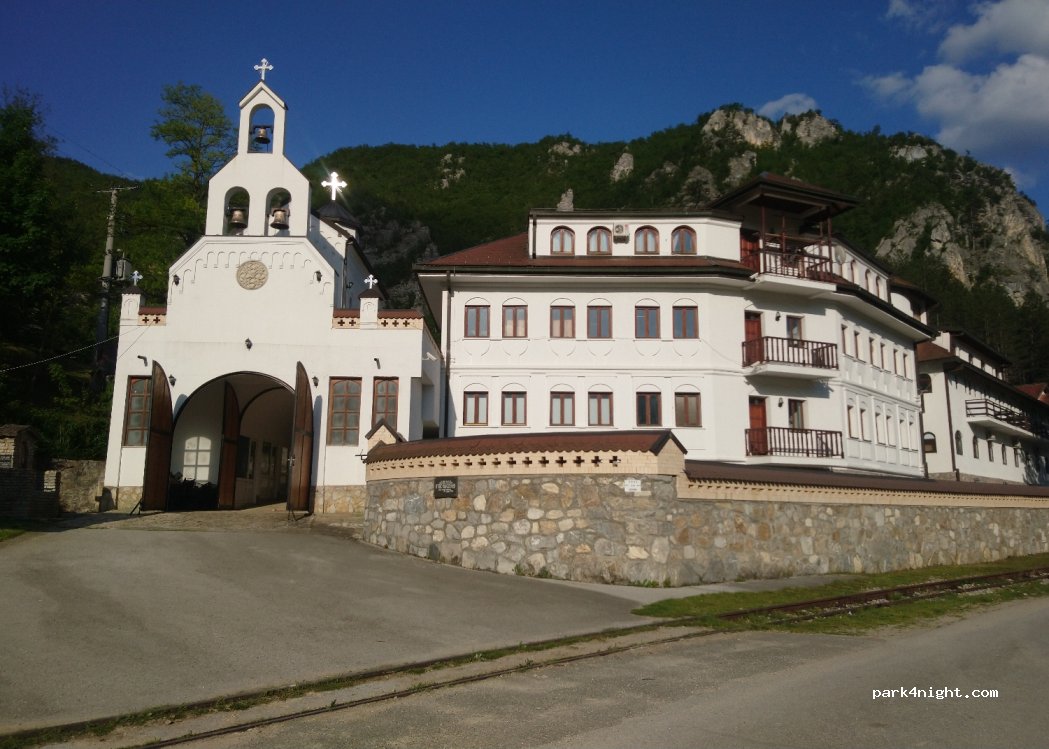 (73249) Dobrun - Unnamed Road — foto