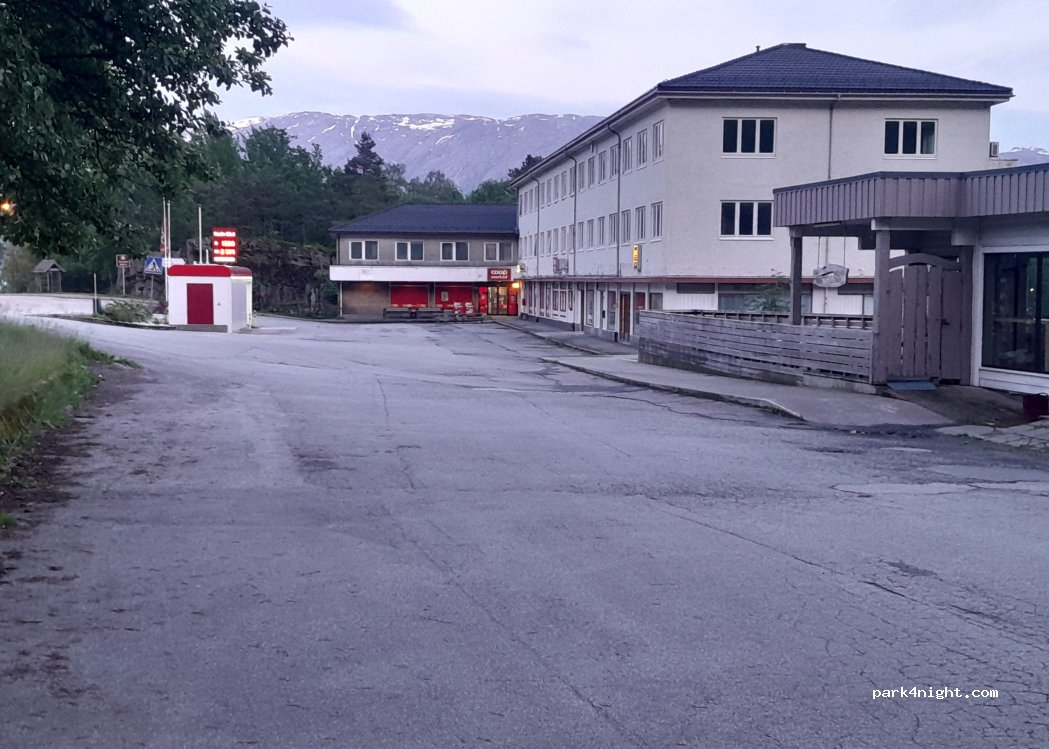 (5614) Ålvik - 1041 Ålvikvegen — foto