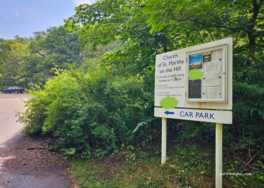 (GU4 8PZ) Guildford - Unnamed Road — foto