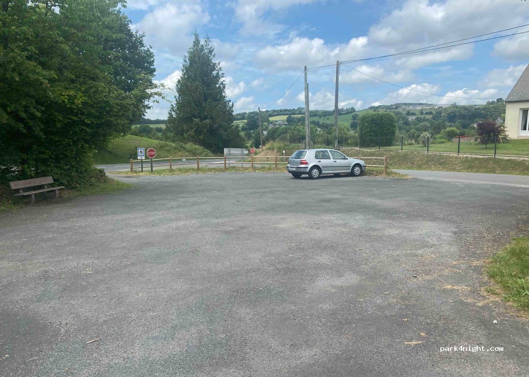 (50540) Isigny-le-Buat - 1 Route de la Buatière — foto