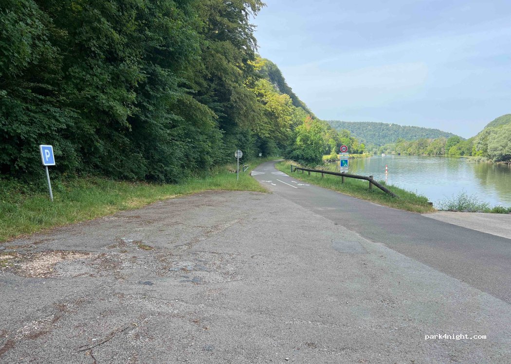 (25320) Busy - Unnamed Road — foto