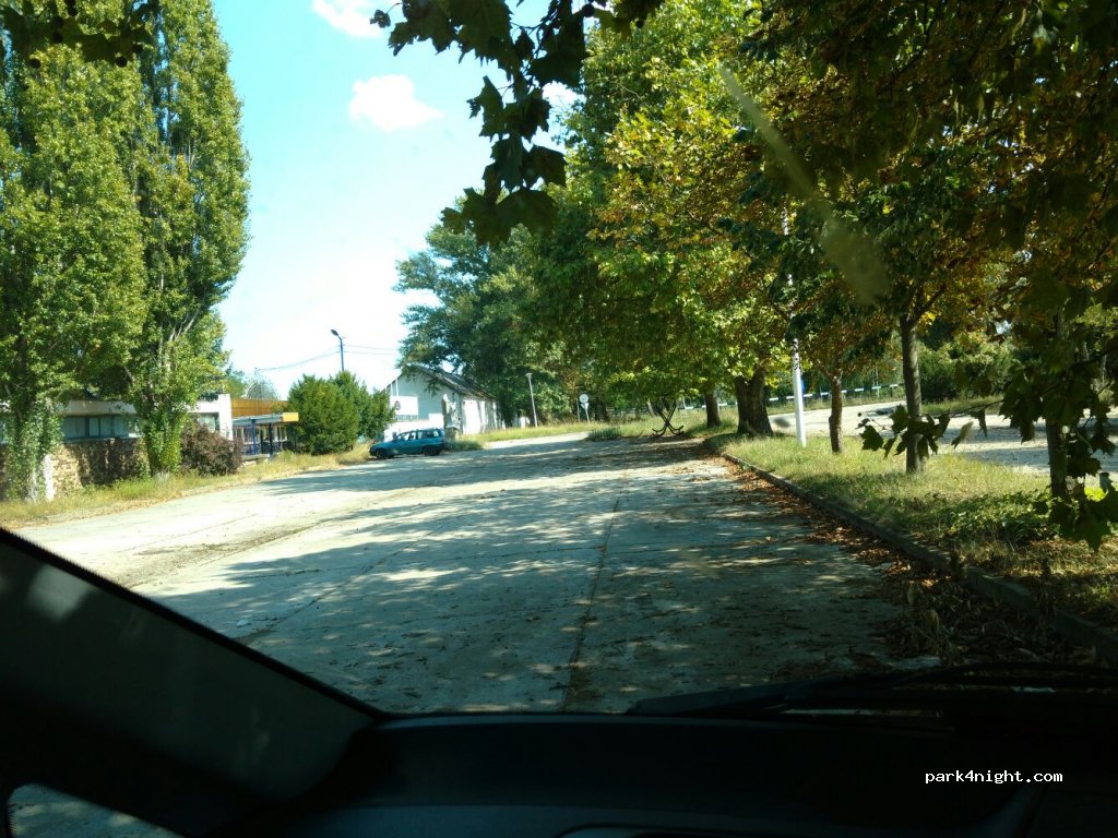 (2541) Lábatlan - 274 Rákóczi Ferenc út — foto
