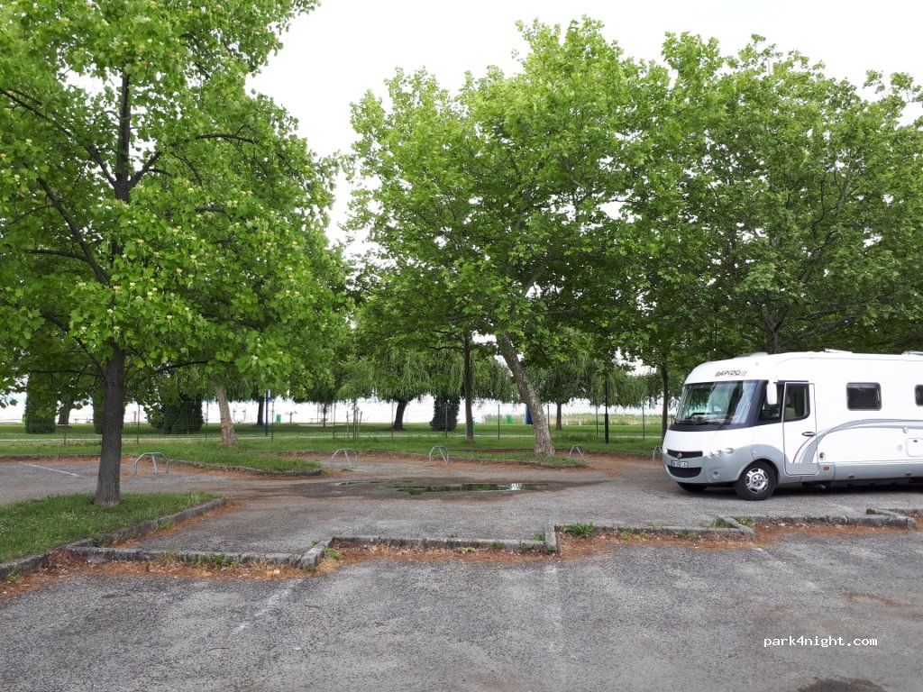 (8220) Balatonalmádi - 18 Véghely Dezső utca — foto