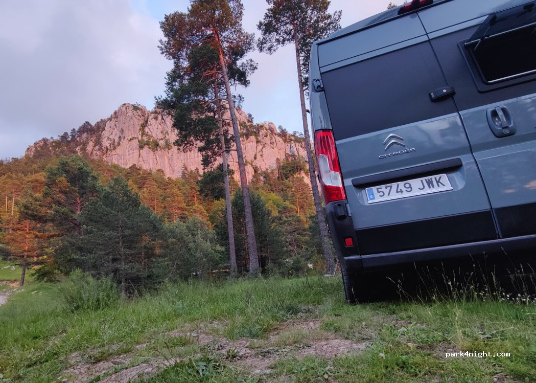 (08696) La Pobla de Lillet - Unnamed Road — foto