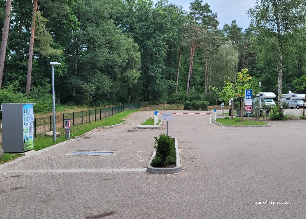 Wohnmobilstellplatz am Waldbad — foto