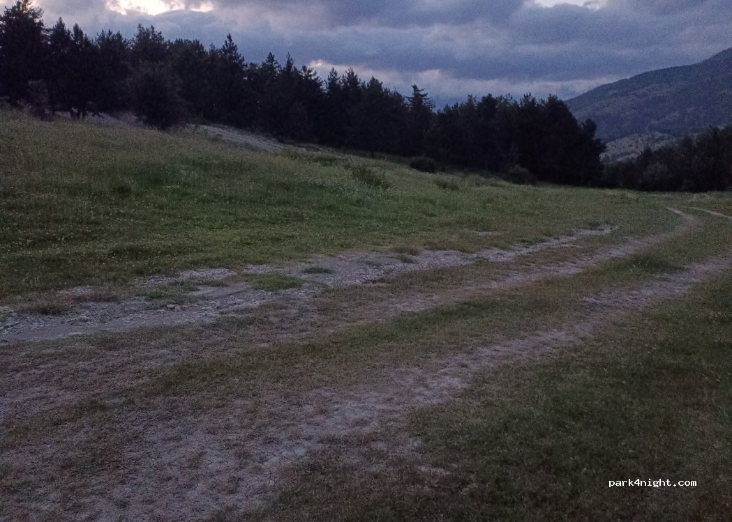 ()  - Unnamed Road — foto
