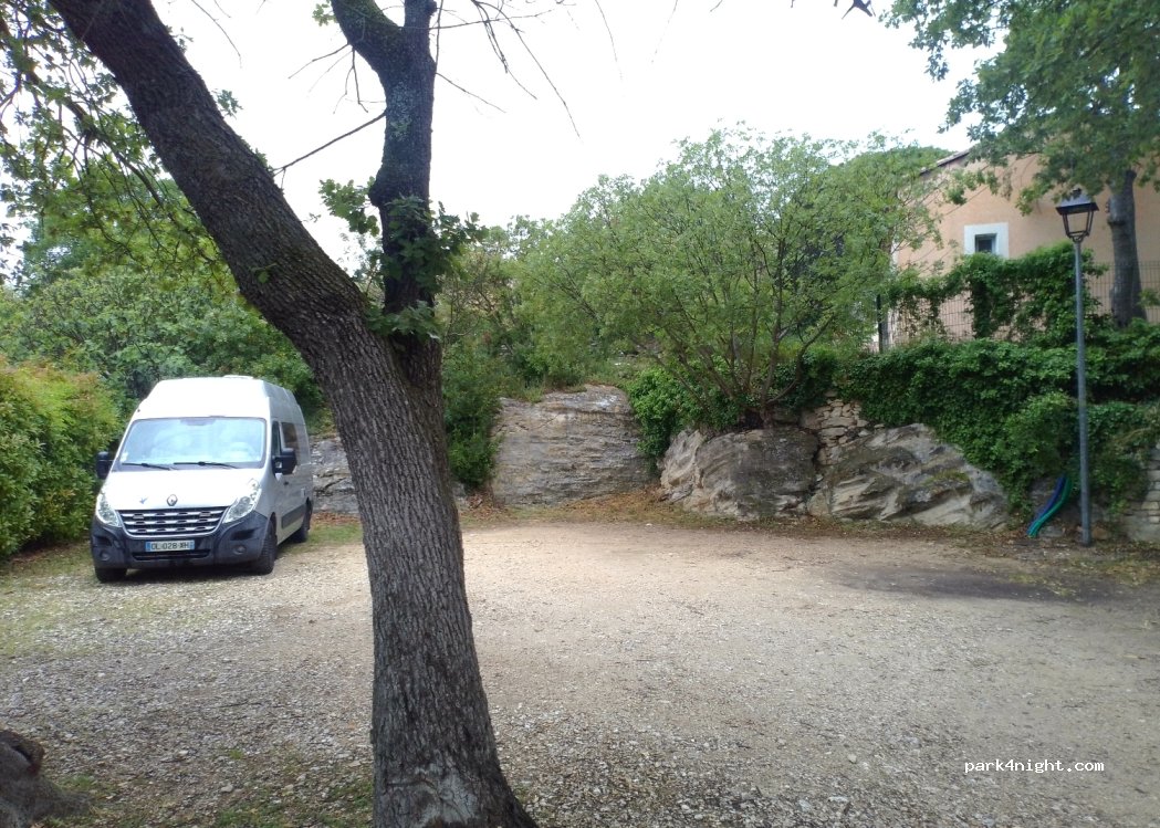 (84220) Goult - Chemin des Écoles — foto 3