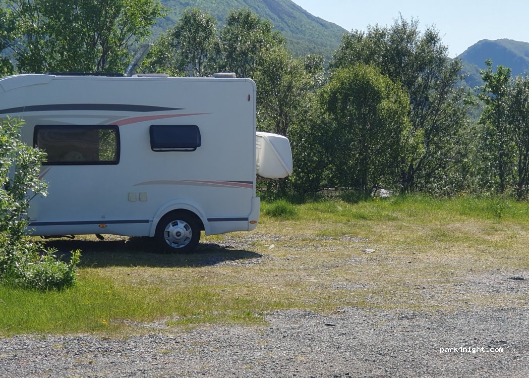 () Kjerringvik - 467 Eidsfjordveien — foto