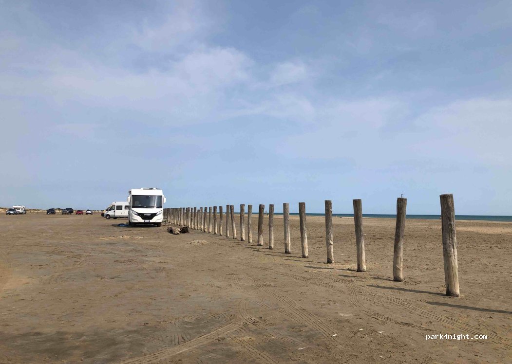 (13129) Arles - Route de la Mer — foto