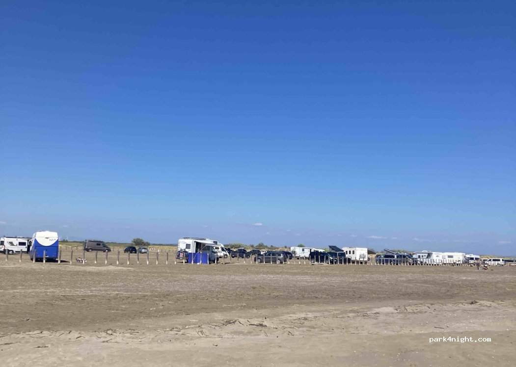 (13129) Arles - Route de la Mer — foto 2